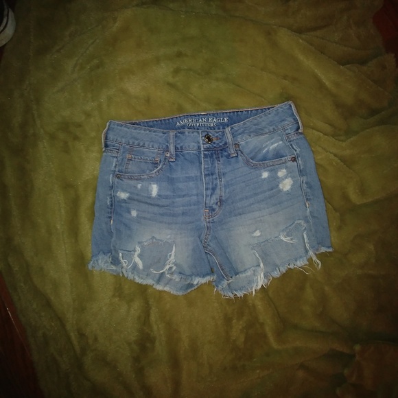 American Eagle Outfitters Pants - AE Tomgirl Shorts sz 4 LIKE NEW